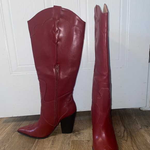 Pretty Little Thing Burgundy Cowbooy Boots - Picture 5 of 6